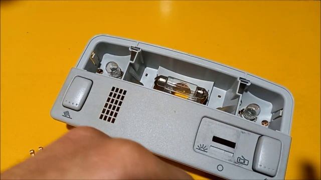 Volkswagen Transporter 2016 Interior light repair смотреть онлайн