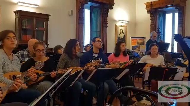 Lezioni di chitarra e mandolini смотреть онлайн