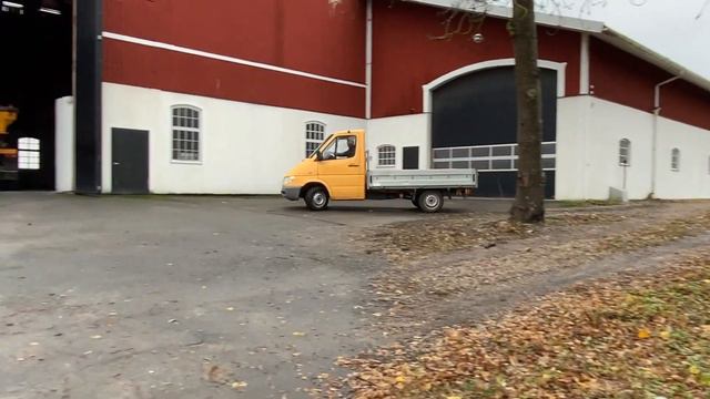 Köp Lätt lastbil Mercedes-Benz Sprinter 211 på Klaravik смотреть онлайн