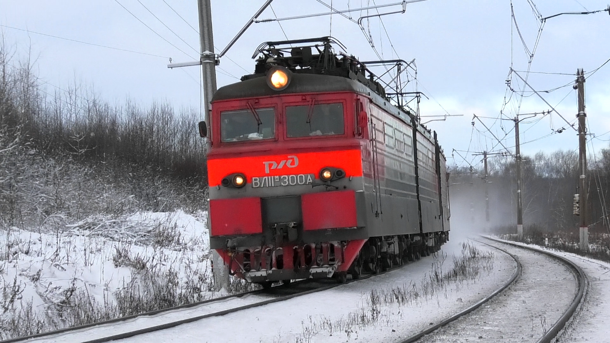 Сборный электровоз ВЛ11М-300 А/298 Б/295 Б с грузовым поездом смотреть онлайн