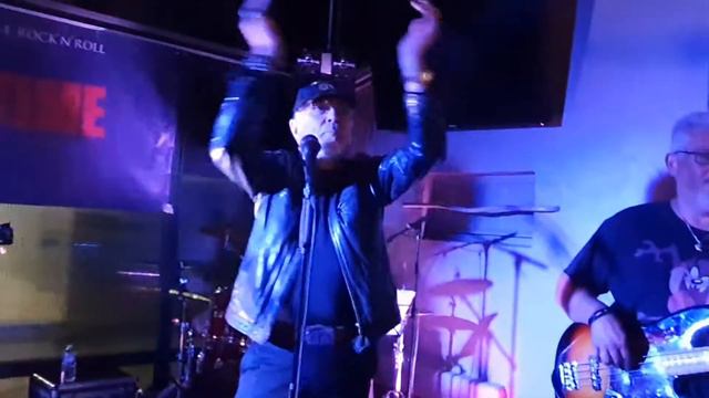 Gimme All your lovin', ZZ Top, by Out Of Time. 28 août 2021 Le Pérotin смотреть онлайн