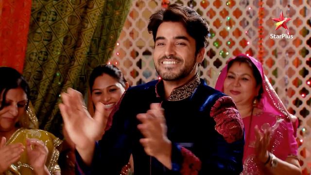 Diya Aur Baati Hum | Sandhya Ne Kiya Dance!