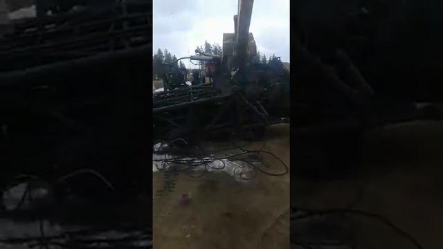 Жесть !!!!! Закопали подйомний агрегат смотреть онлайн