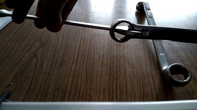 Секрет гаечного ключа или простой способ как удлинить рожковый ключ- при работе The secret wrench смотреть онлайн