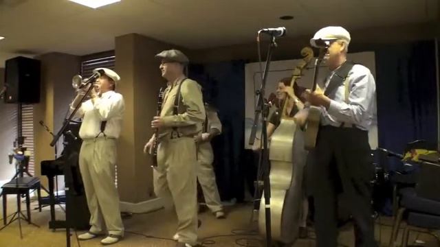 Reynolds Brothers "Exactly Like You" смотреть онлайн
