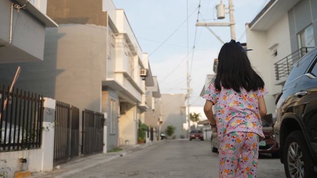 SUMMER on Xiaomi Scooter смотреть онлайн