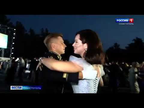 Вести-Севастополь. Сюжет о Севастопольском Бале на площади Нахимова смотреть онлайн
