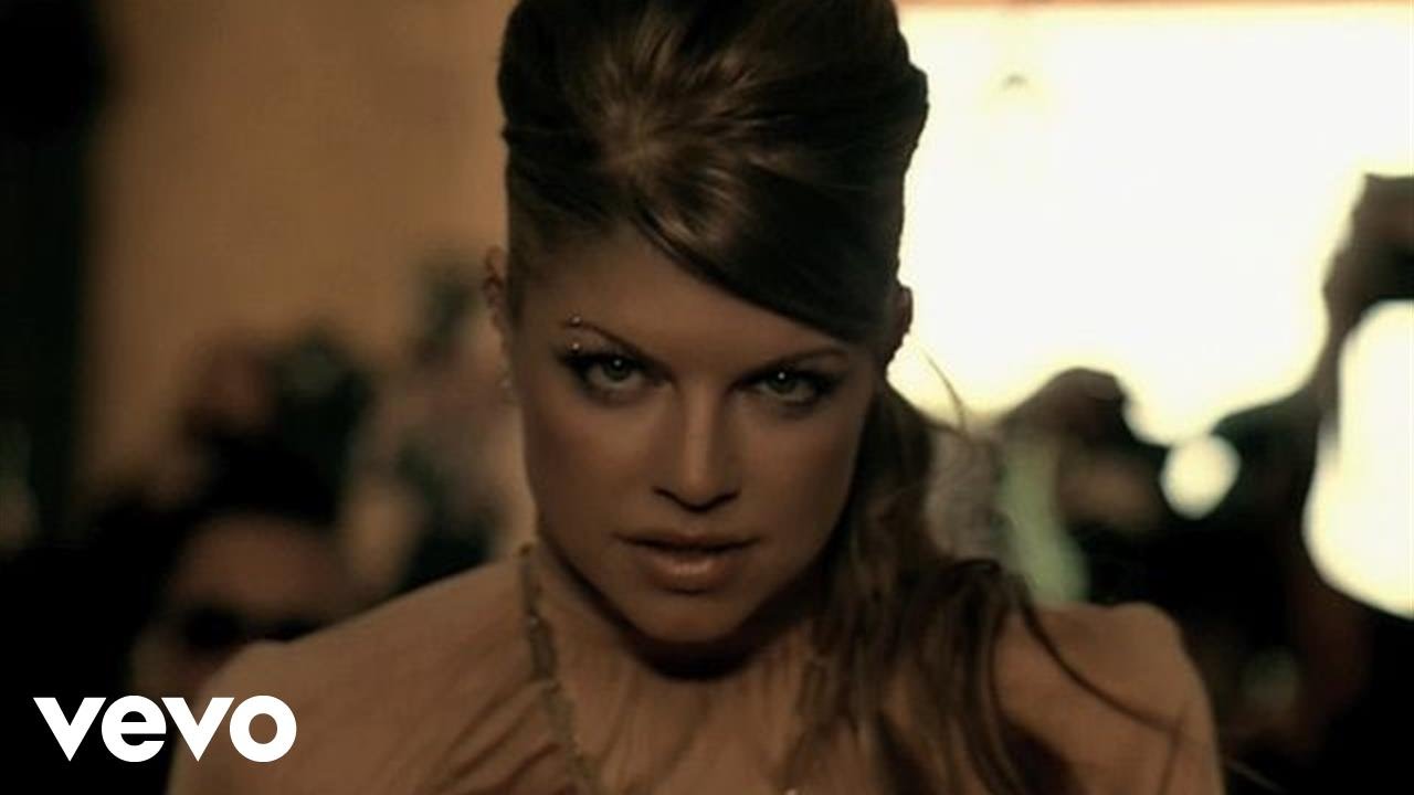 Fergie - London Bridge смотреть онлайн