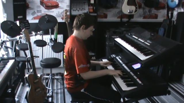 Autistic boys keyboard version of 'Thousand years' Christina Perri. смотреть онлайн