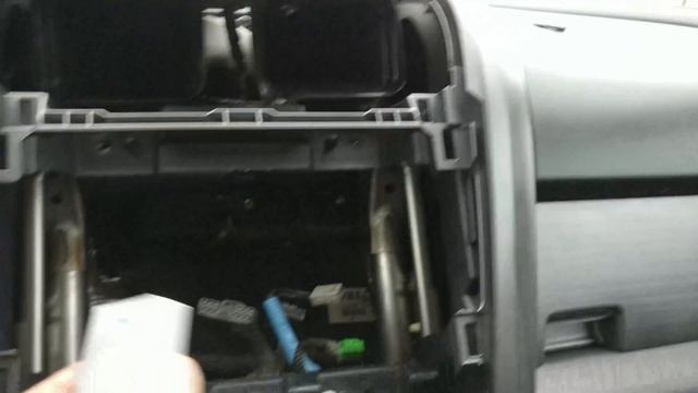 CR-V 3. Магнитола. Установка нового головного устройства с bluetooth, флешками и навигацией смотреть онлайн