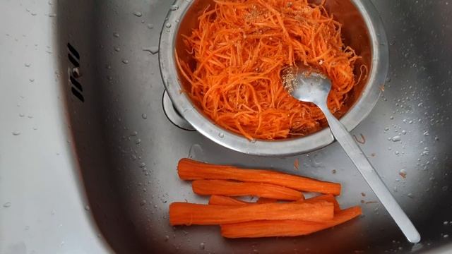 Корейская морковка. Париж. смотреть онлайн