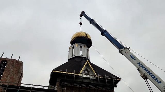 Освящение и установка креста, на храме св. мч. Татианы. Мелитополь.(2) смотреть онлайн