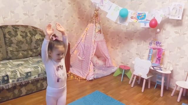 ЗАНЯТИЕ БАЛЕТОМ ДОМА НА САМОИЗОЛЯЦИИ/self-isolation ballet at home смотреть онлайн