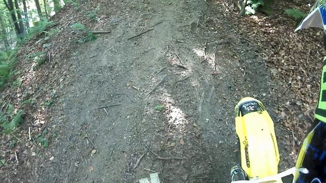 Enduro Crew Only 2 Stroke Power! Yamaha Yz 250 And 2x Suzuki Rm 125 смотреть онлайн
