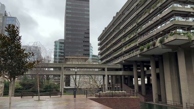 The Barbican in Brief смотреть онлайн