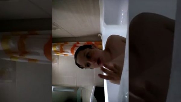 1часть. Купаюсь в ване😙😙