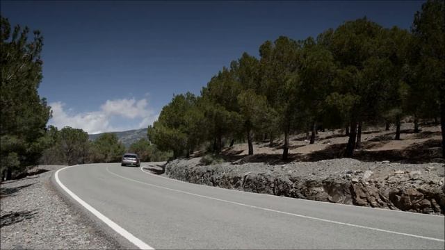 Mercedes-Benz CLS 400 BlueTEC Shooting Brake - Driving Scenes смотреть онлайн