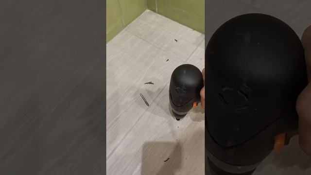Извлечь сломанный болт из дюбеля в отверстии смотреть онлайн