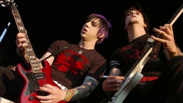 Dan Jacobs & Travis Miguel VS Synyster Gates & Zacky V. смотреть онлайн