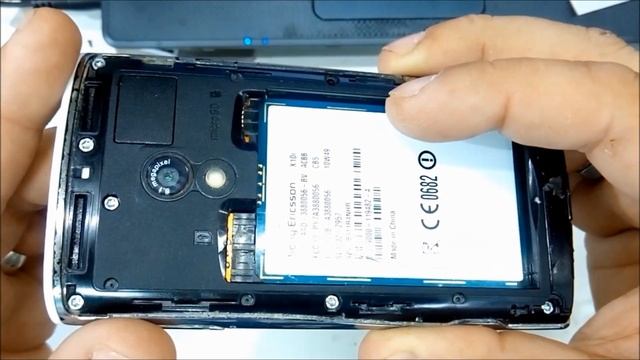 Утопили рабочий телефон в медицинском спирте. Drowned the working mobile phone in medical alcohol. смотреть онлайн