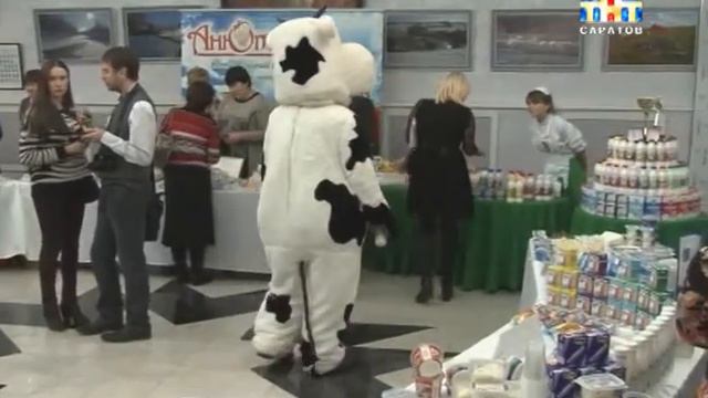 В Областной Думе прошла выставка молочной продукции смотреть онлайн