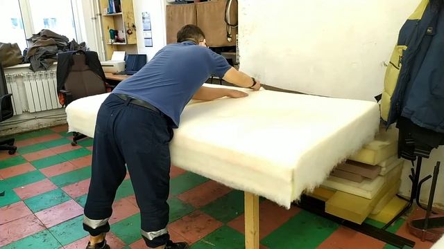 Перетяжка углового дивана , почему старая обивка быстро испортилась. смотреть онлайн