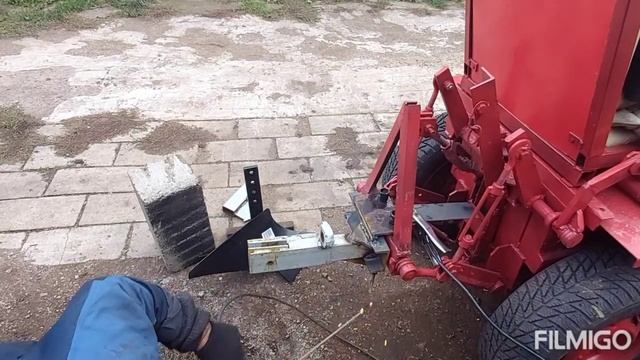 плуг на минитрактор закончен пашем грядку для чеснока смотреть онлайн