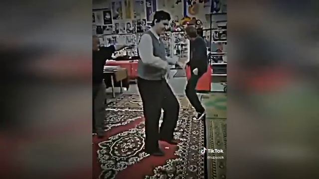 НИКИТА СССР(маты,танцы,мемы TiK TOK) смотреть онлайн