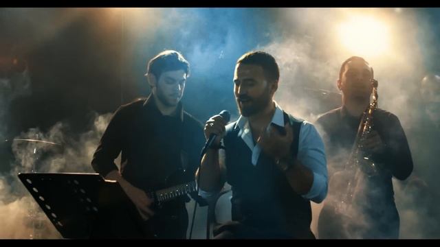 Zamiq Hüseynov — Sən Olmasan смотреть онлайн