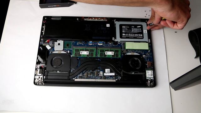 Dell Precision 5520 realtime replacement of 2 SSDs and RAM смотреть онлайн