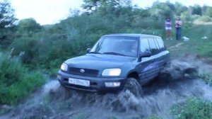 Тайота рав4 в грязи 2