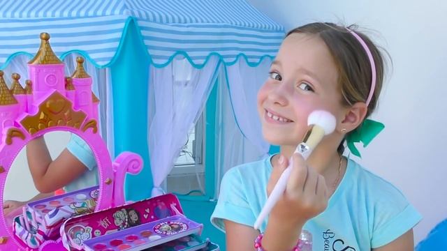 София и Русалочки Принцессы, Забавная история про Волшебные Подарки смотреть онлайн