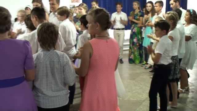 Общий вальс всего лагеря 3-й смены смотреть онлайн