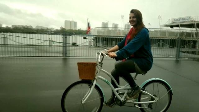 Girl and Bike Version 1 (filmed on Nokia 808 PureView) смотреть онлайн