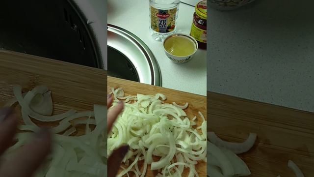 ? Селёдка маринованная с лучком и томатной пастой по рецепту моего дедушки.? смотреть онлайн