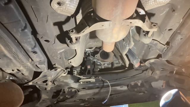 Toyota Prius + осталась без катализатора. смотреть онлайн