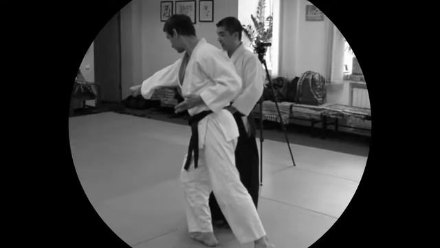 Kenji Ito Sensei demonstrates shomen tsuki kokyu nage смотреть онлайн