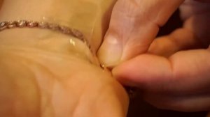 Как Надеть Браслет Самому БЫСТРО Одной Рукой??