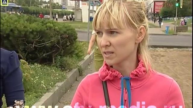 На пр. Дружбы Народов разобрали пешеходный переход смотреть онлайн