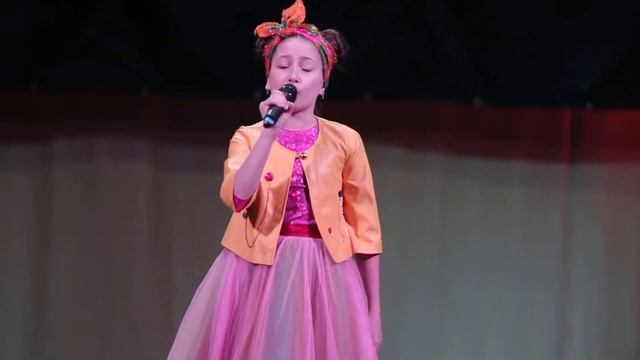 Серафима Кочетова , Бабка Ёжка, Звездный экспресс, 2019 смотреть онлайн