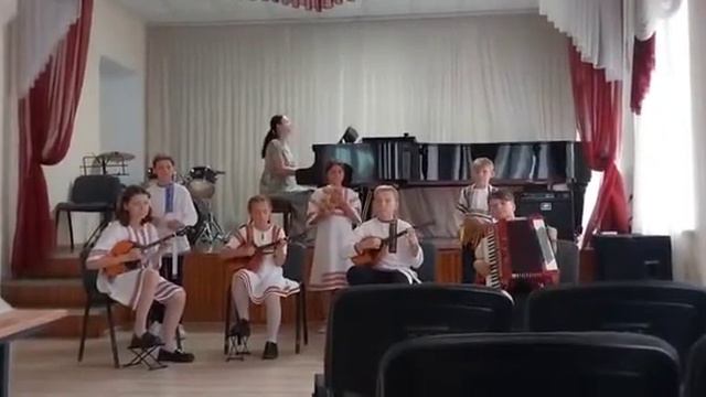 Ансамбль Скоморошинки, казачья песня "Пчелочка златая" в обработке В. Гаврилина смотреть онлайн