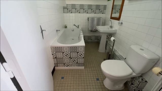 Immaculate House with Gite, Hanger & Garden - €299,250 смотреть онлайн