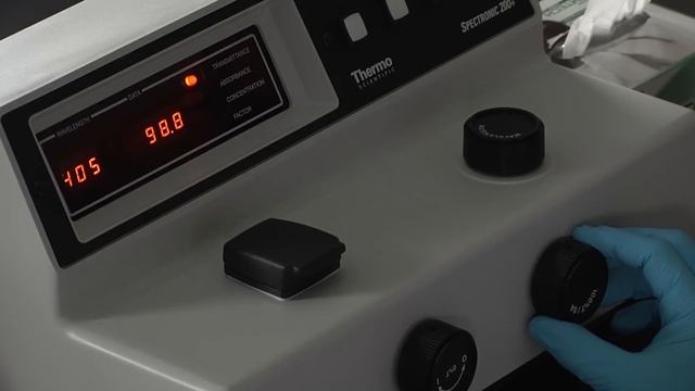 The Spectrophotometer: A demo and practice experiment смотреть онлайн