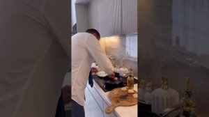 Дом 2! Бывший муж Бородиной Курбан, готовит завтрак для новой жены