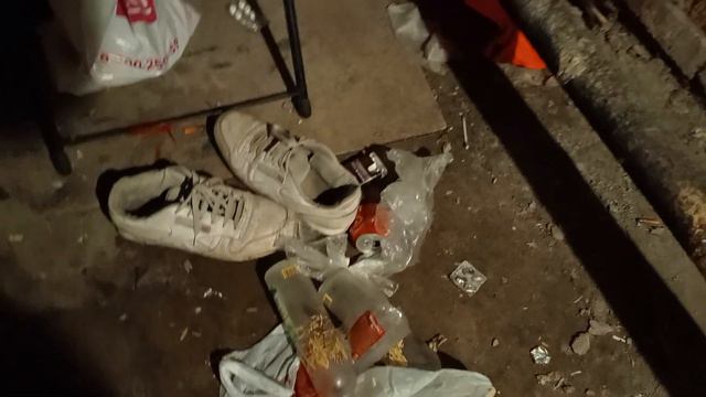 мигранты захватили подвал в Москве. смотреть онлайн