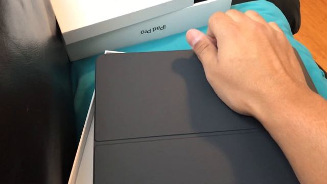 Unboxing iPad Pro 11” Smart Keyboard Folio смотреть онлайн