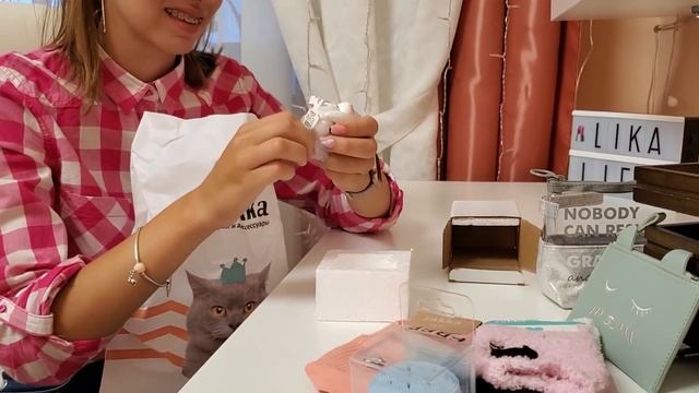 ВЛОГ: Не Можем с Дочкой ПОДЕЛИТЬ ПОКУПКИ! Лика Заказала себе Кучу Канцелярии. Back to school смотреть онлайн
