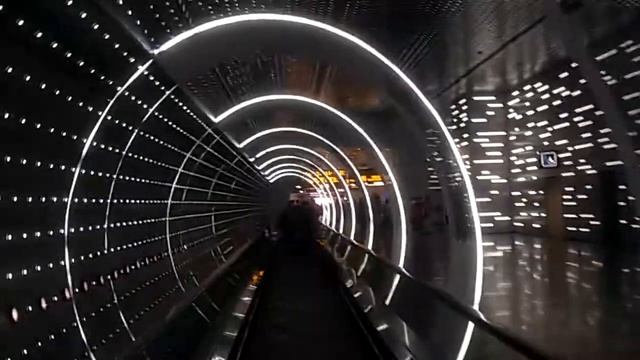 Guangzhou Baiyun International Airport (CAN) смотреть онлайн