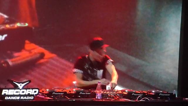 Burn Dj || Knife Party SPb || A2 Arena || 27/04/2013 - Kosinus part 1 смотреть онлайн