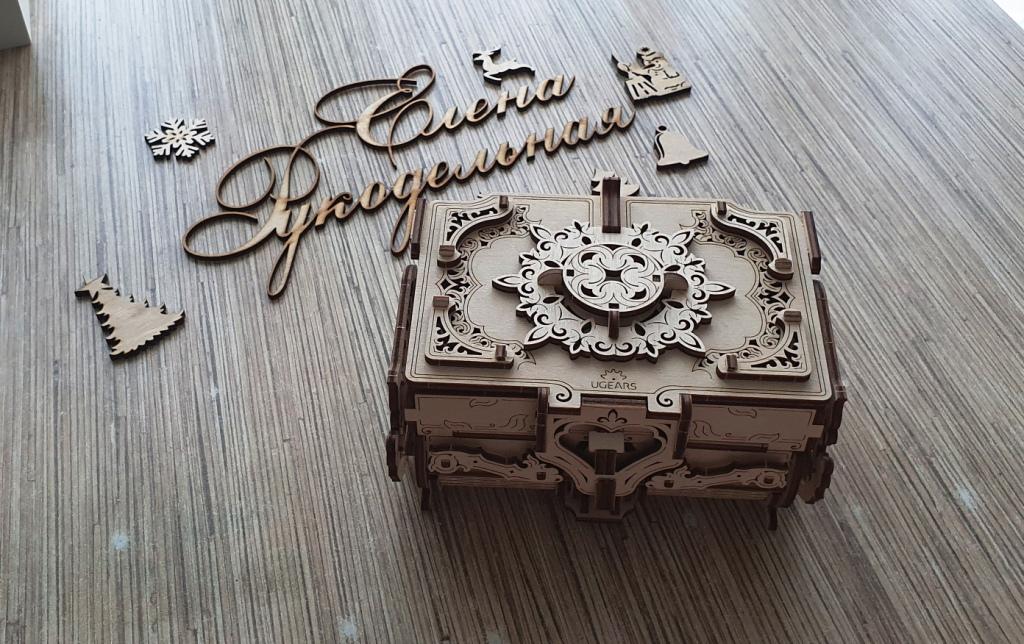 Деревянный конструктор UGEARS Антикварная шкатулка. Подарок на любой праздник!